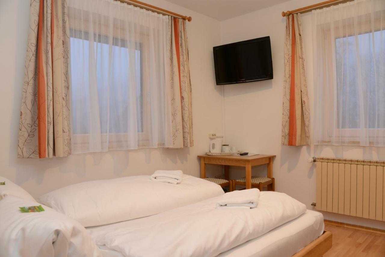 Haus Miriam Hotel Sankt Lorenzen ob Murau Exterior photo
